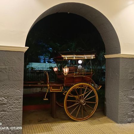 Hotel Ritz Pune Ngoại thất bức ảnh