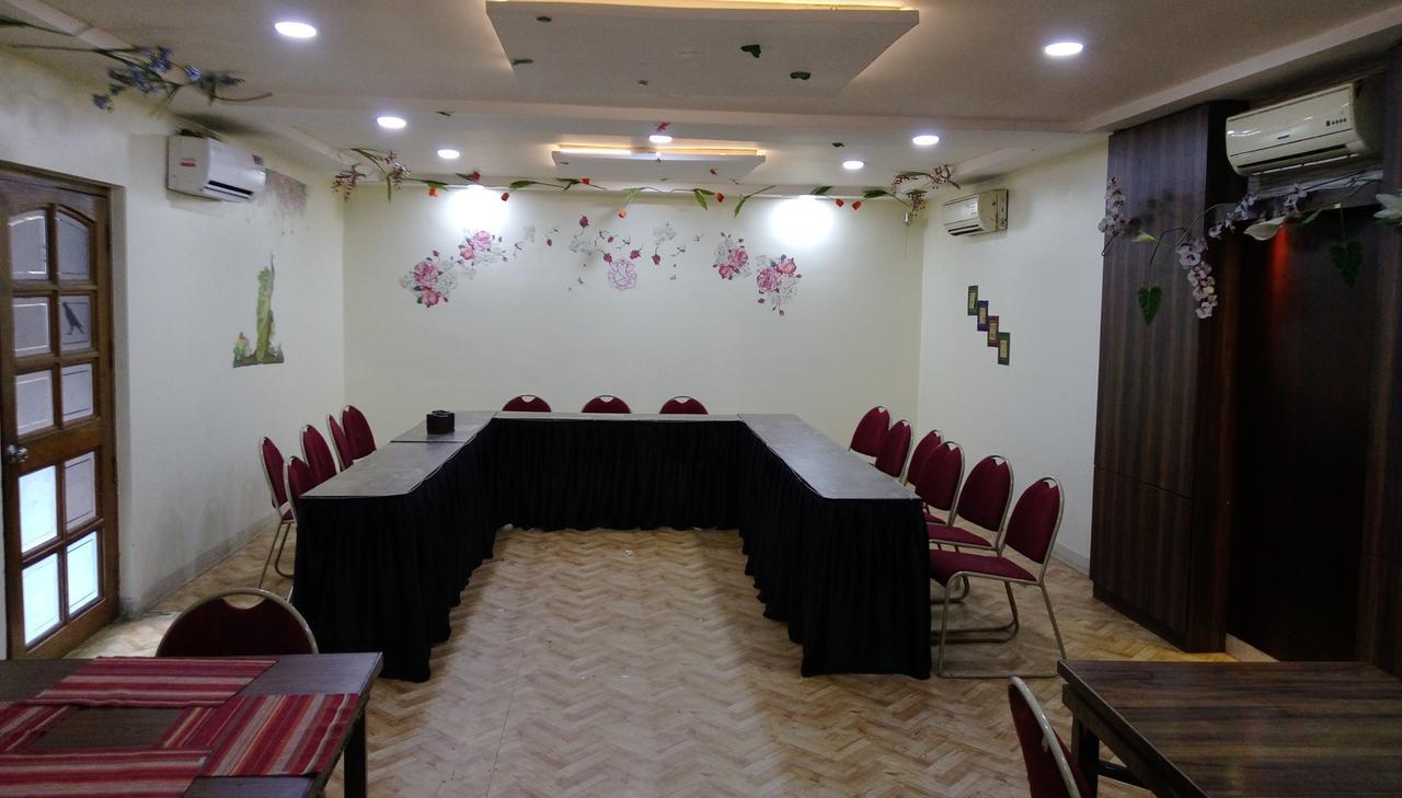 Hotel Ritz Pune Ngoại thất bức ảnh