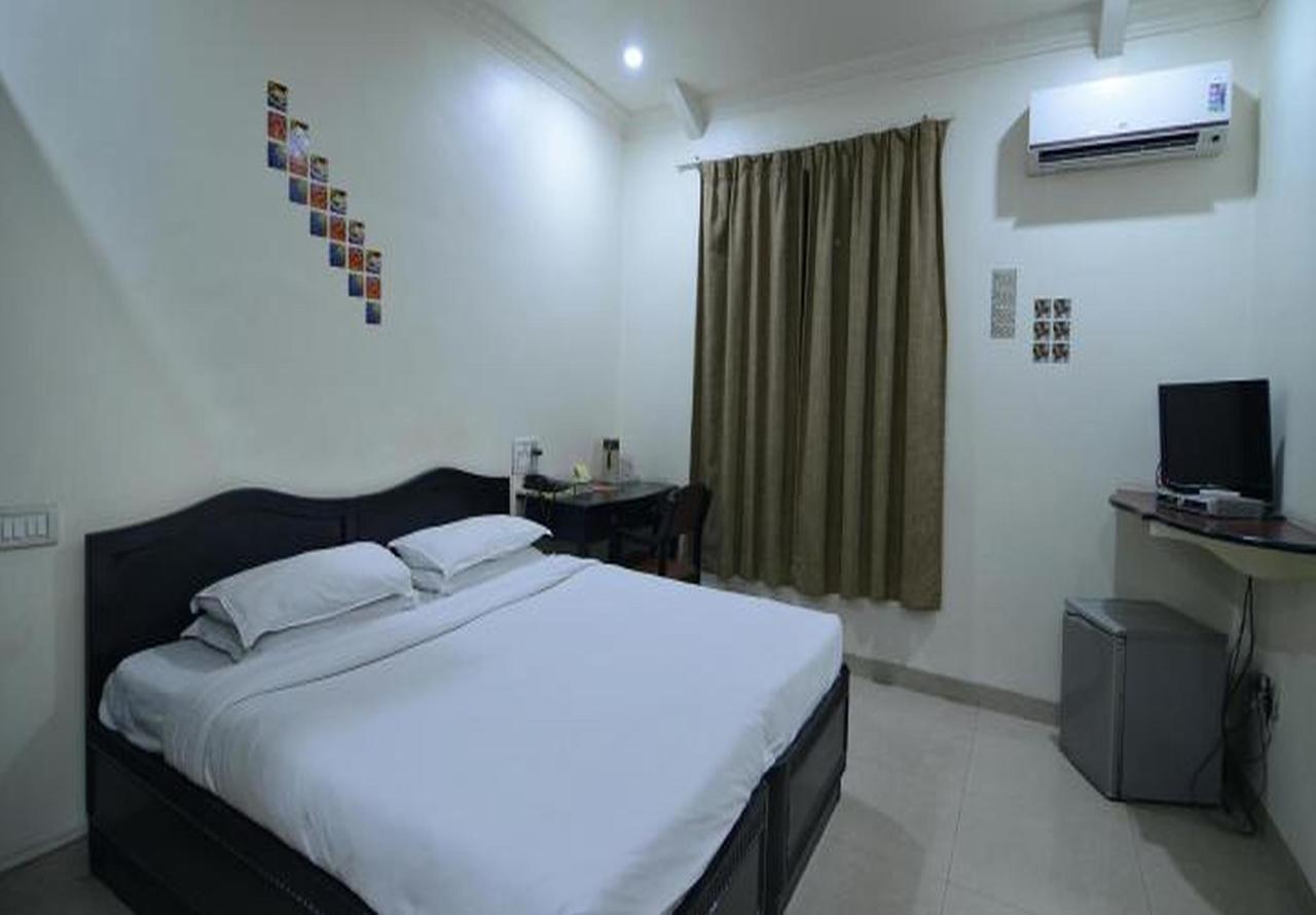 Hotel Ritz Pune Ngoại thất bức ảnh