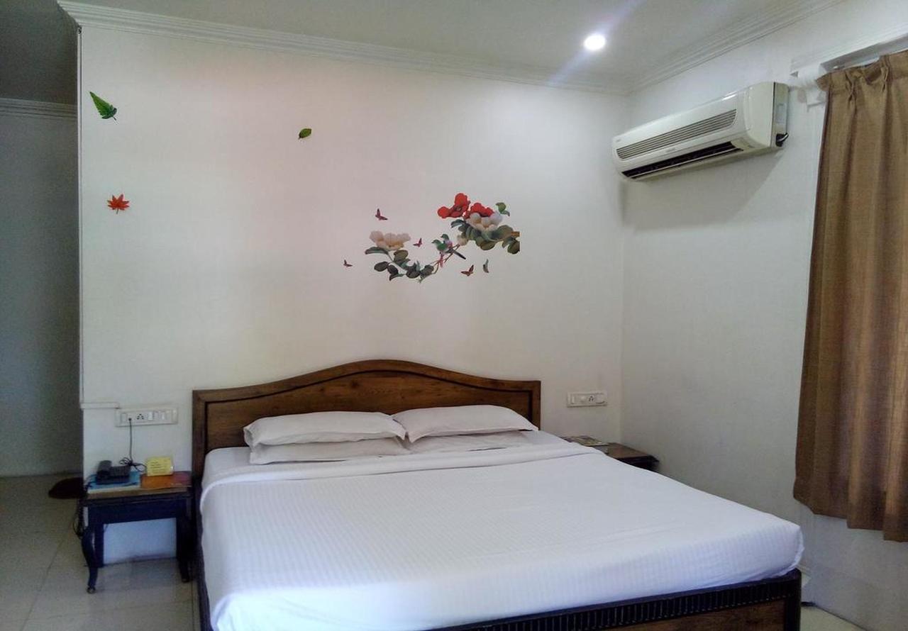 Hotel Ritz Pune Ngoại thất bức ảnh
